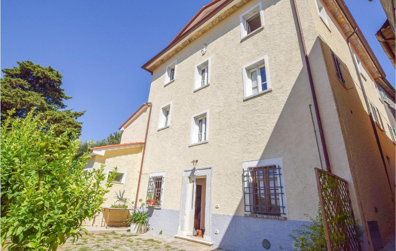 5 Bedroom Amazing Home In Fabbiano Fabbiano  Exterior foto