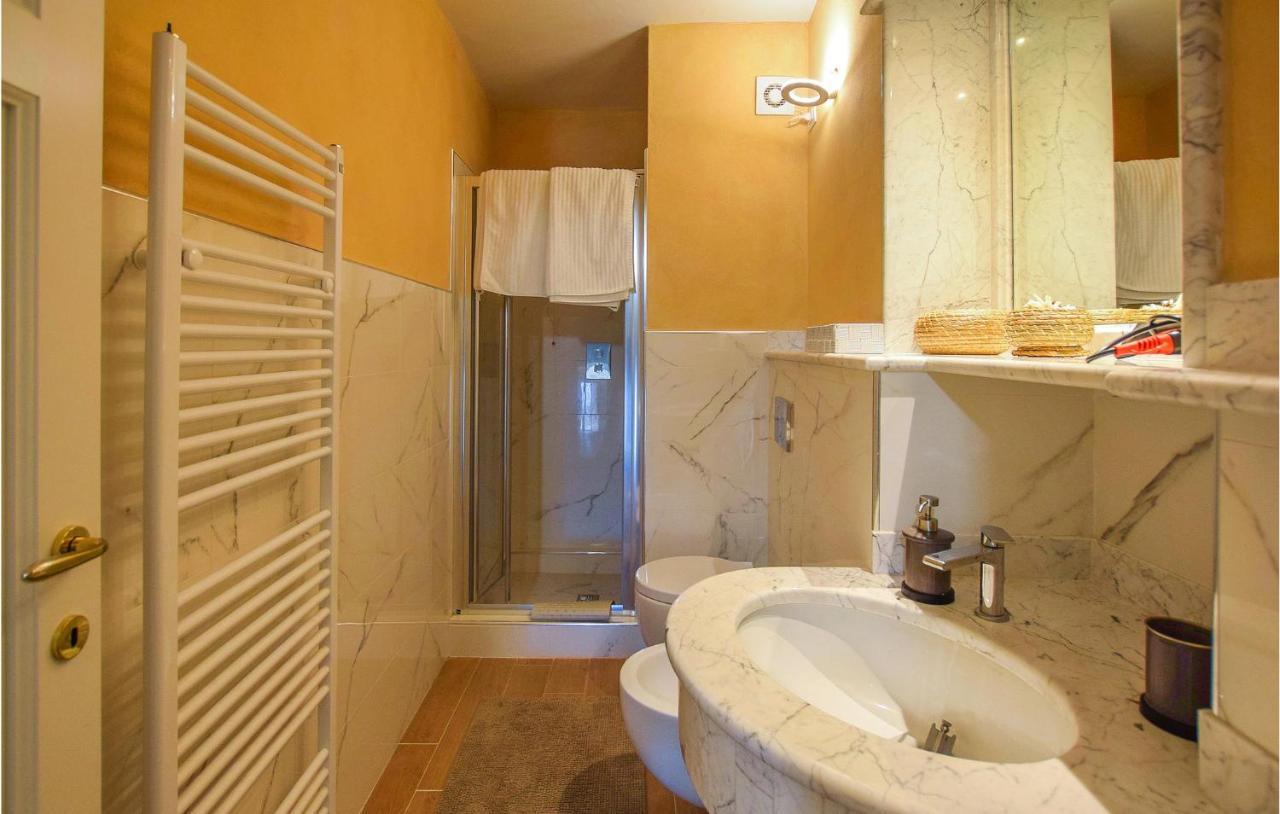 5 Bedroom Amazing Home In Fabbiano Fabbiano  Exterior foto
