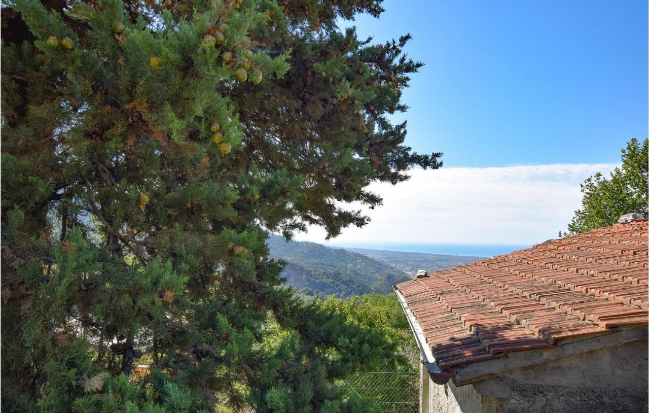 5 Bedroom Amazing Home In Fabbiano Fabbiano  Exterior foto